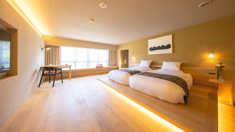 Premium Twin Room | Down comforters, minibar, desk, laptop workspace