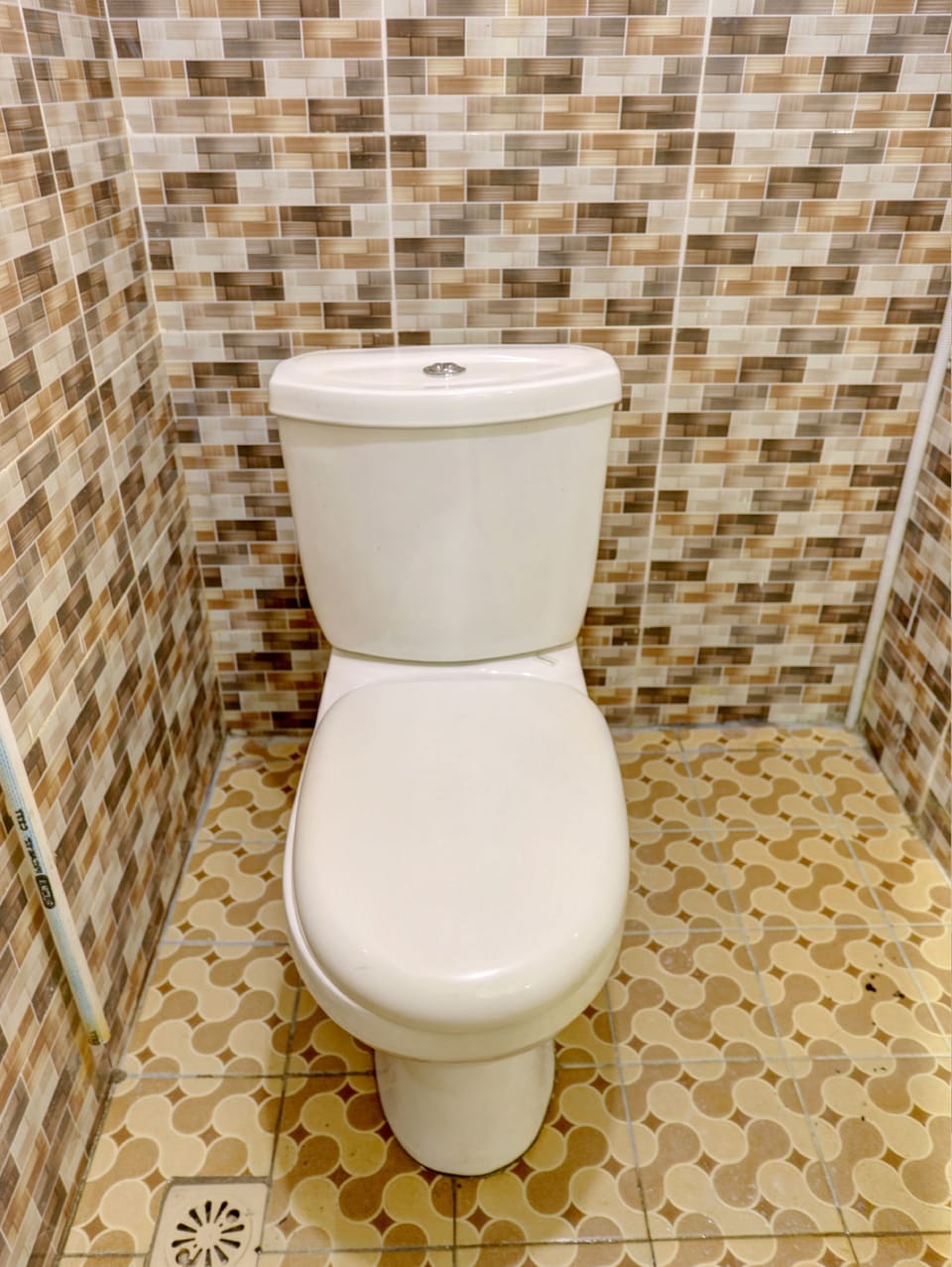 Economy Double Room | Bathroom | Shower, towels