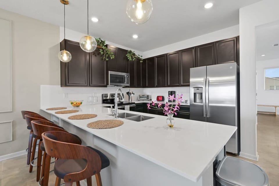 House | 3 bedrooms, desk