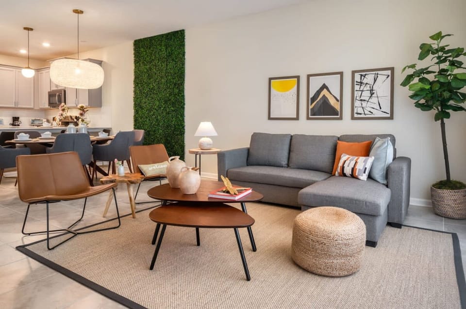 House | 3 bedrooms, desk