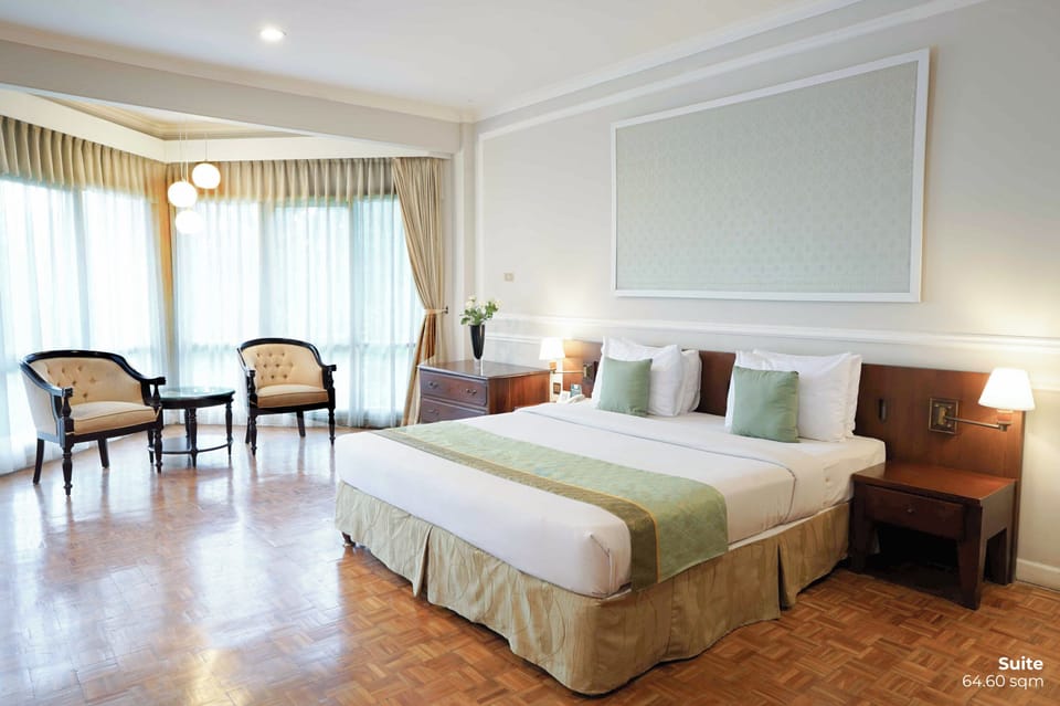 Suite Room | In-room safe, desk, rollaway beds, wheelchair access