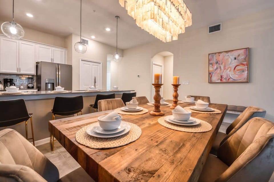 House | 2 bedrooms, desk