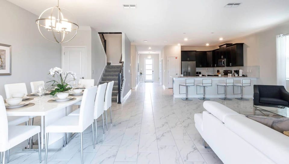 House | 8 bedrooms