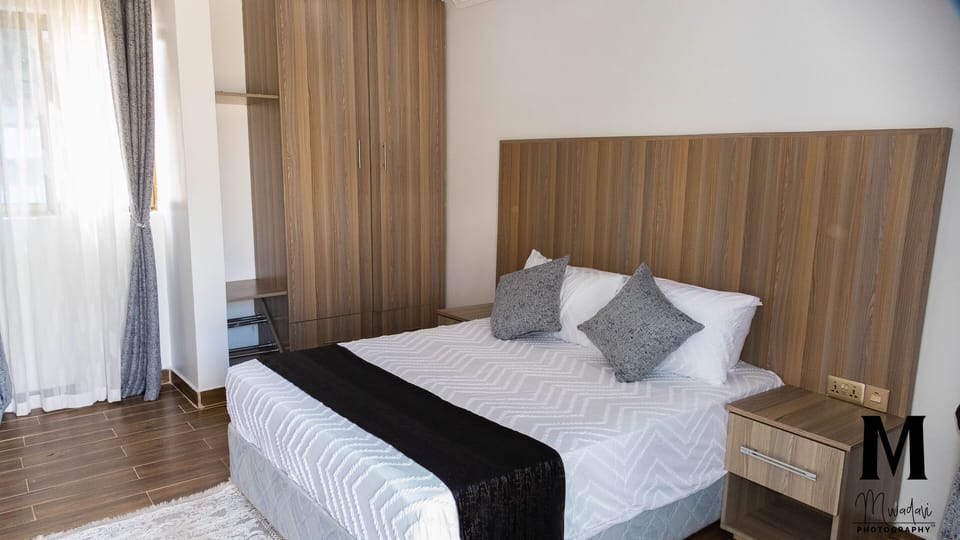 Blackout drapes, soundproofing, free WiFi