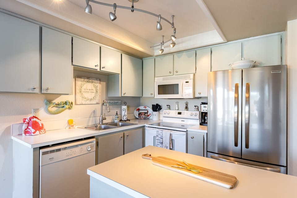 Fully equipped kitchen.