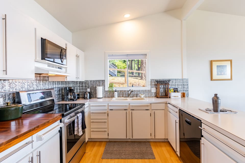 A kitchen that's as well-equipped as it is welcoming.