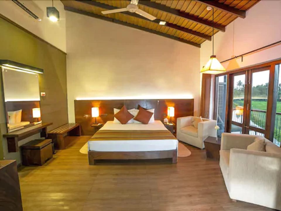 Deluxe Room | Premium bedding, minibar, in-room safe, desk