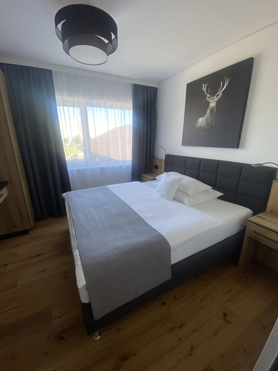 Comfort Room | 1 bedroom, in-room safe, individually decorated, desk