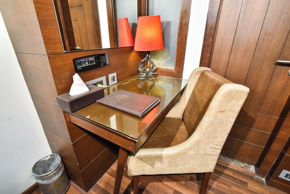 Executive Room | Premium bedding, pillowtop beds, minibar, in-room safe