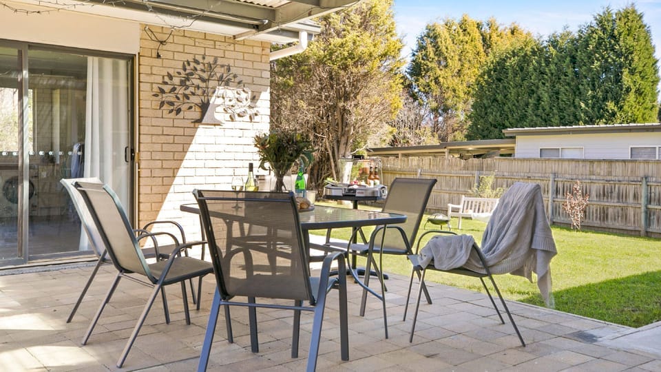 Bluebird Cottage | Alfresco dining | Enclosed yard