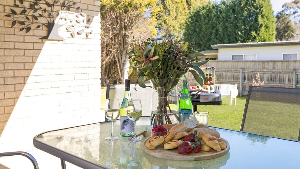 Bluebird Cottage | Relax outdoors