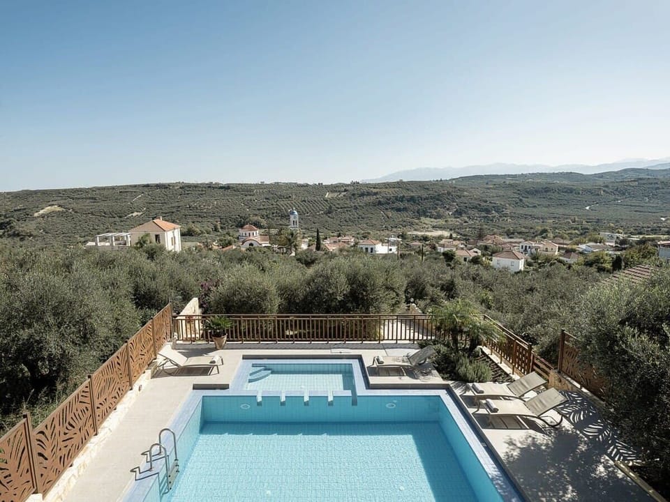 Elevated View Letting Your Eyes Roam Across Lush Greenery
