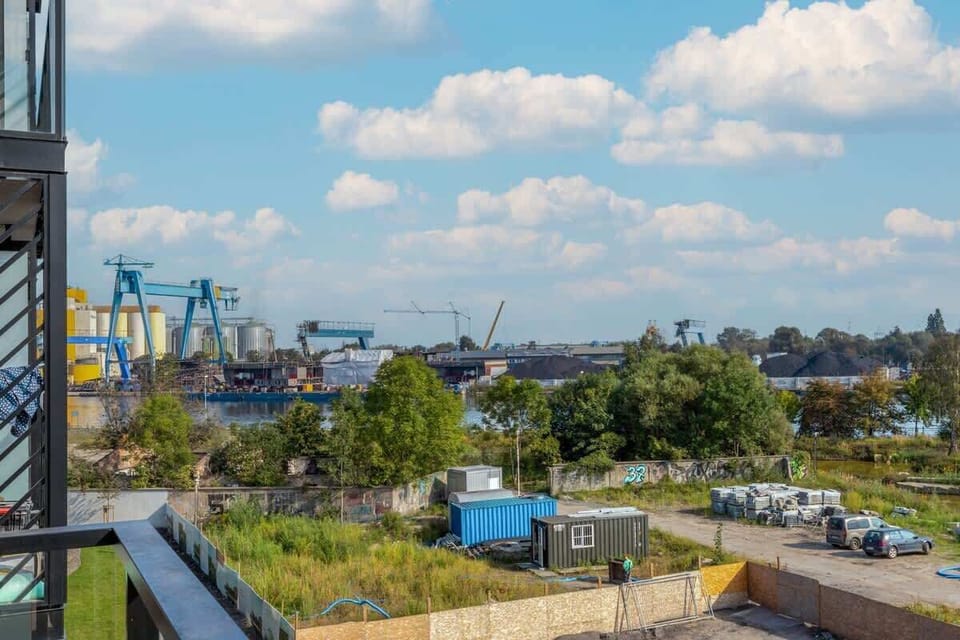 View from the apartment of the surrounding area. 