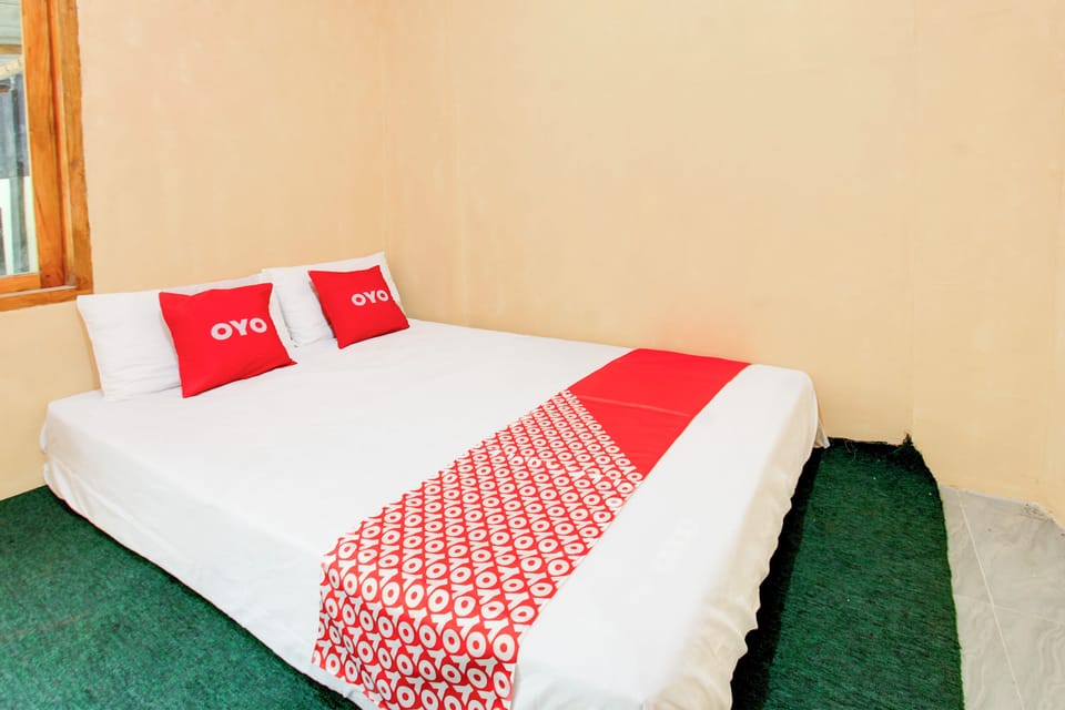 Deluxe Double Room | Desk, laptop workspace, WiFi (free), bed sheets