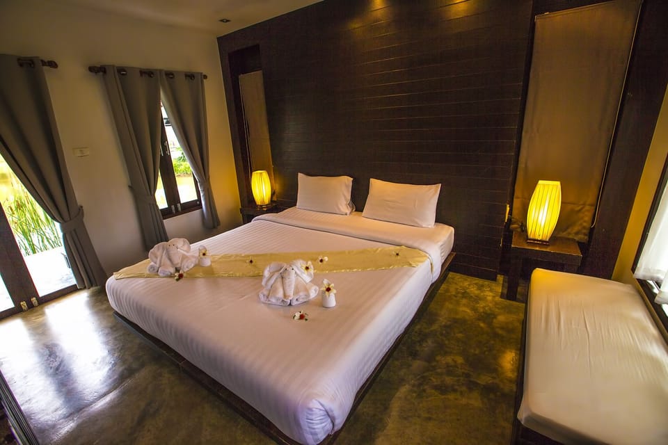 Deluxe Room | Desk, soundproofing, free WiFi