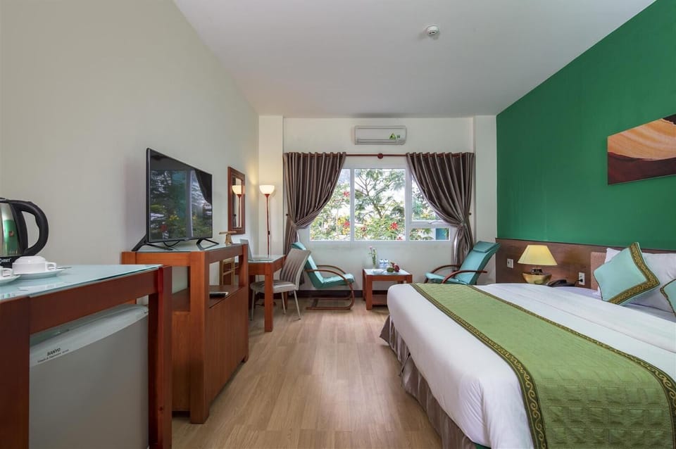 Minibar, in-room safe, desk, soundproofing