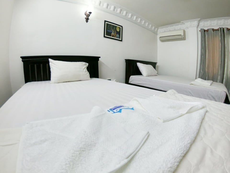Desk, free WiFi, bed sheets