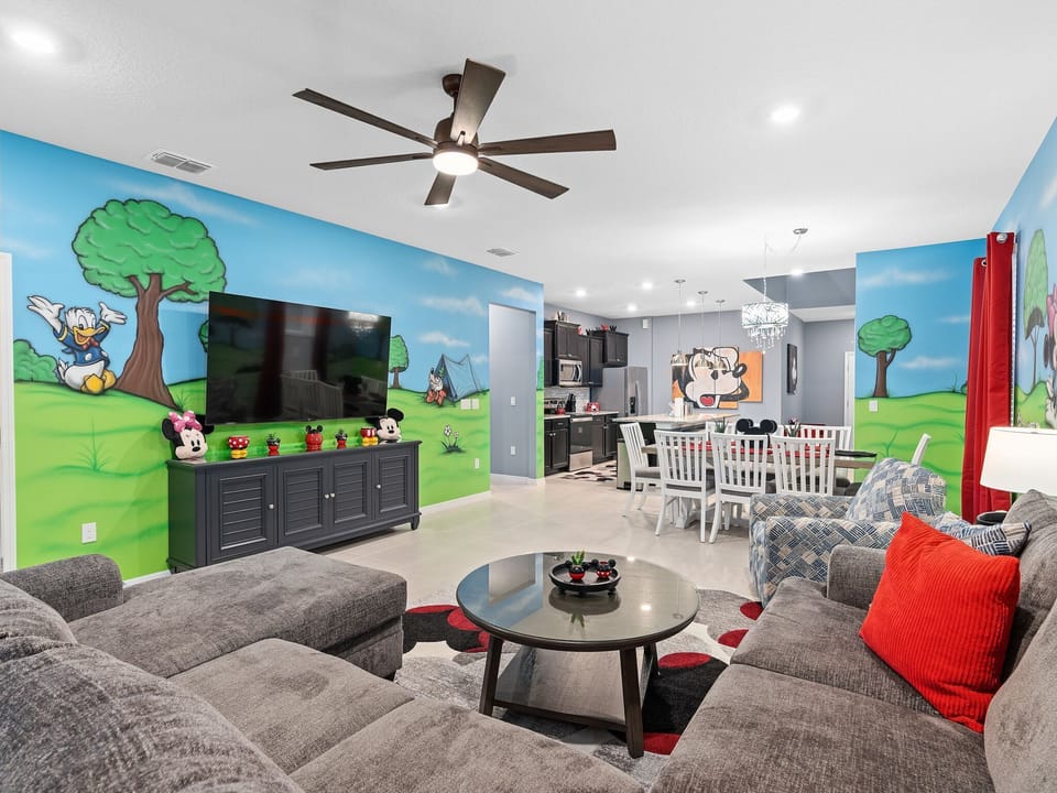 Big living space with 75" TV