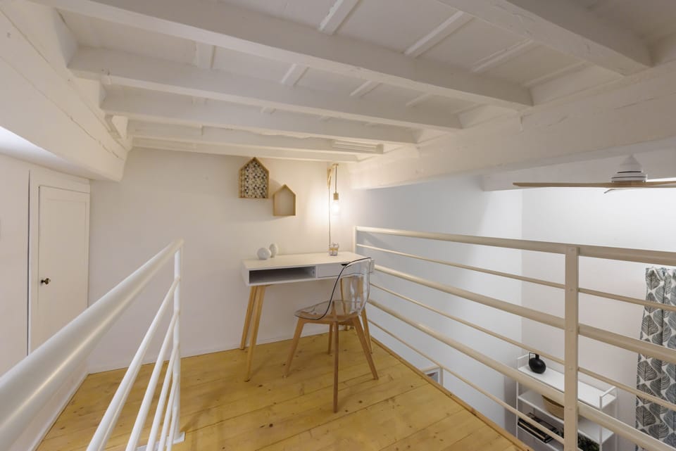 Design Apartment | Living area | 40-inch flat-screen TV with digital channels