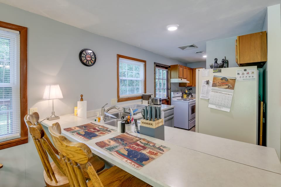 Kitchen | Cooking Basics | Dishwasher | In-Unit Laundry