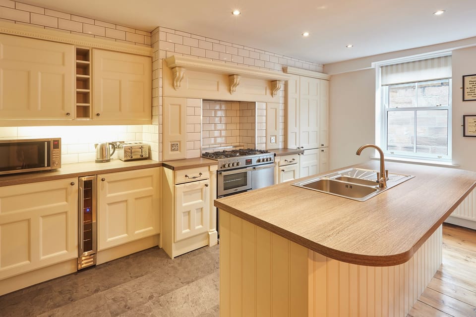 Cottage | Private kitchen | Cookware/dishes/utensils