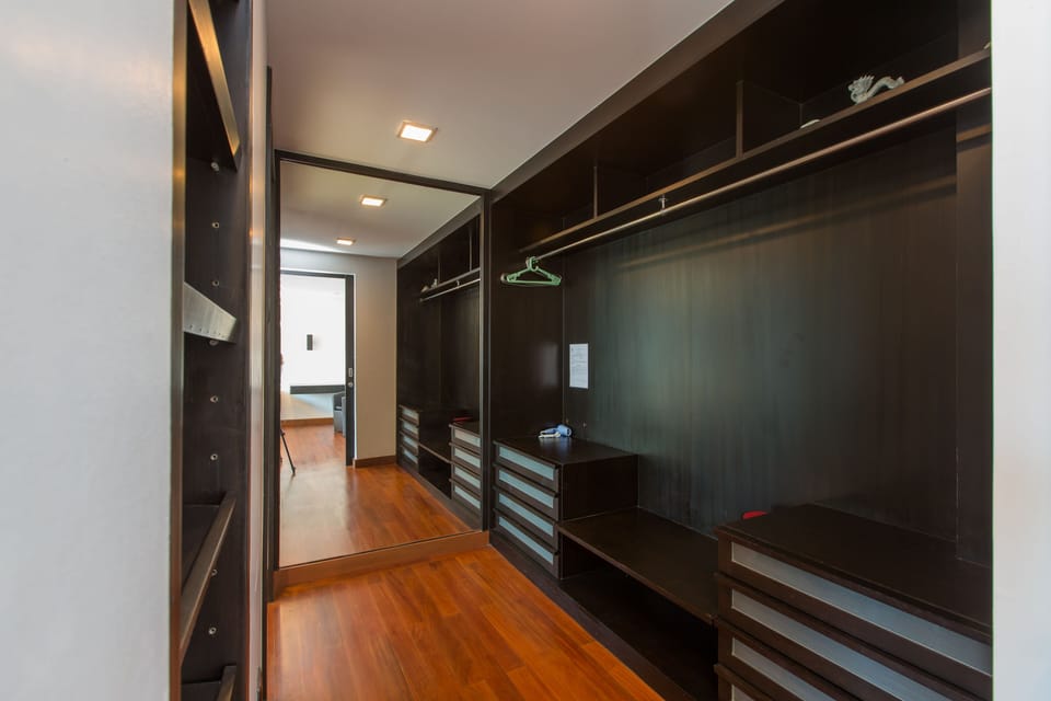 Family Penthouse, 3 Bedrooms, Sea View, Executive Level | 1 bedroom, iron/ironing board, free cribs/infant beds, rollaway beds