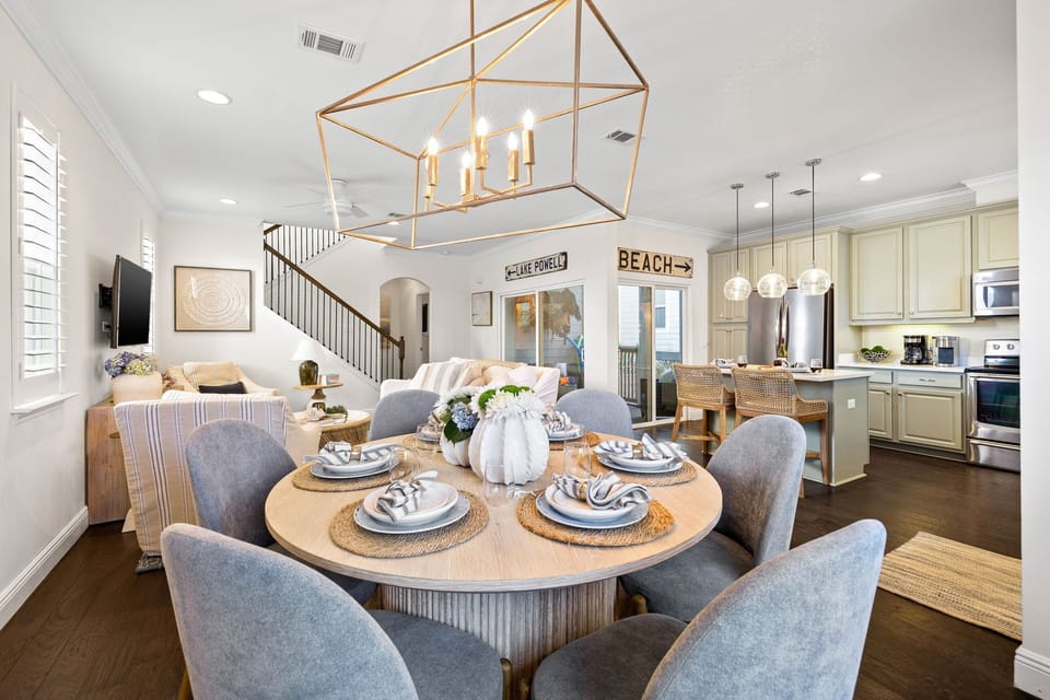Tide Out 30a open living space