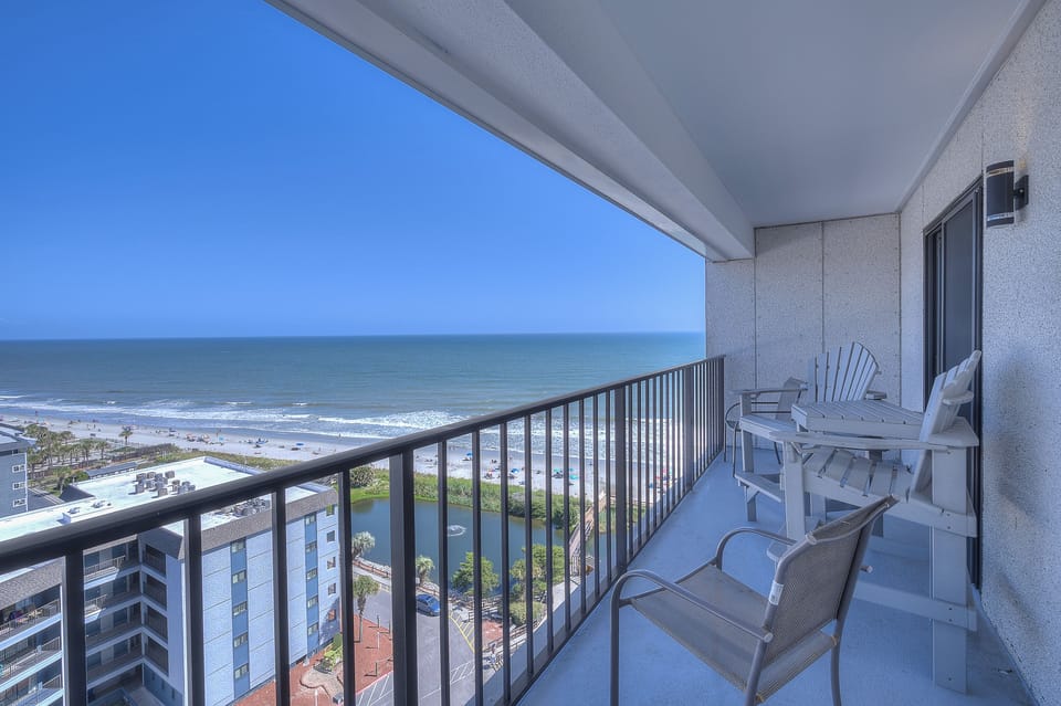 Let your eyes absorb the blue of the sky & sea in endless views.