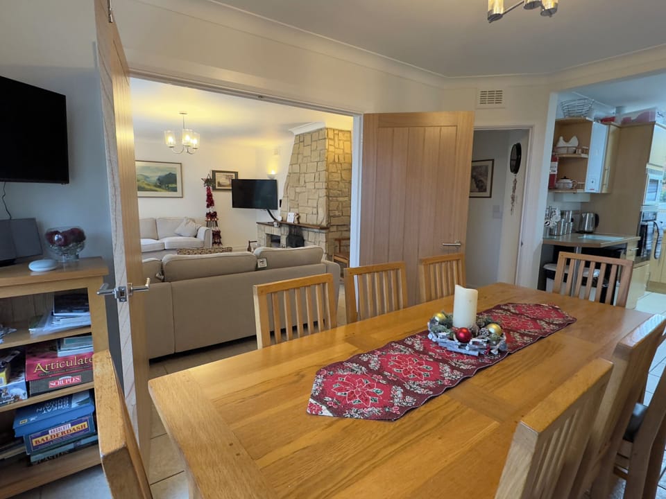 Cottage | Dining