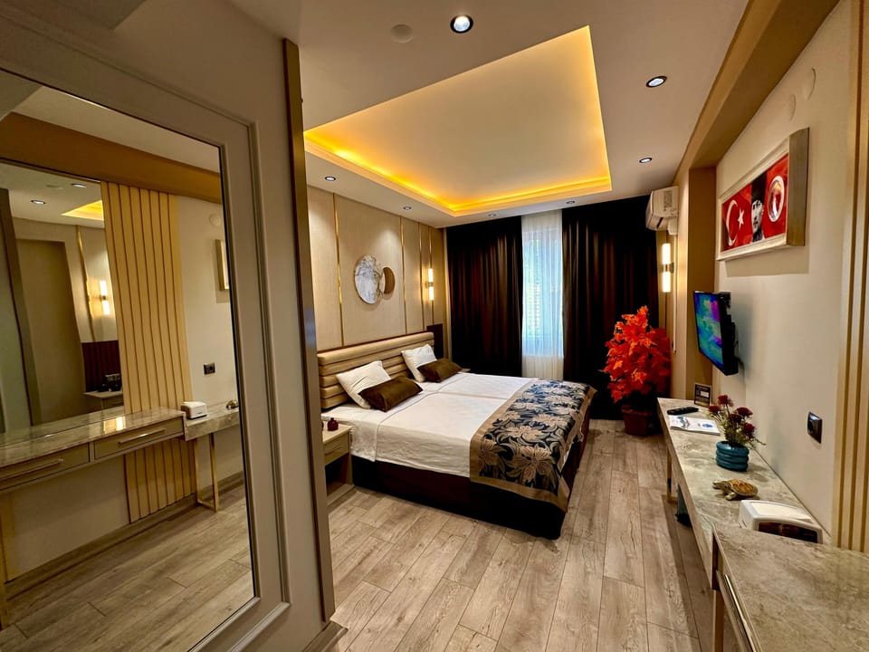Classic Room | Desk, laptop workspace, free WiFi, bed sheets