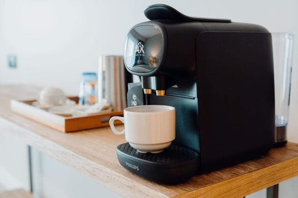 Deluxe Double Room | Coffee and/or coffee maker