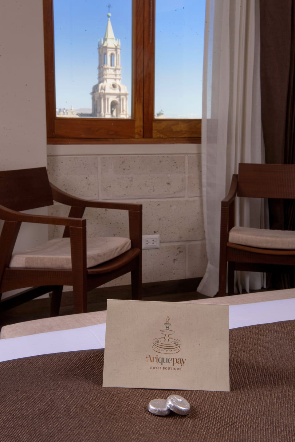 Deluxe Suite, 1 King Bed, Jetted Tub, City View | Premium bedding, down comforters, pillowtop beds, minibar