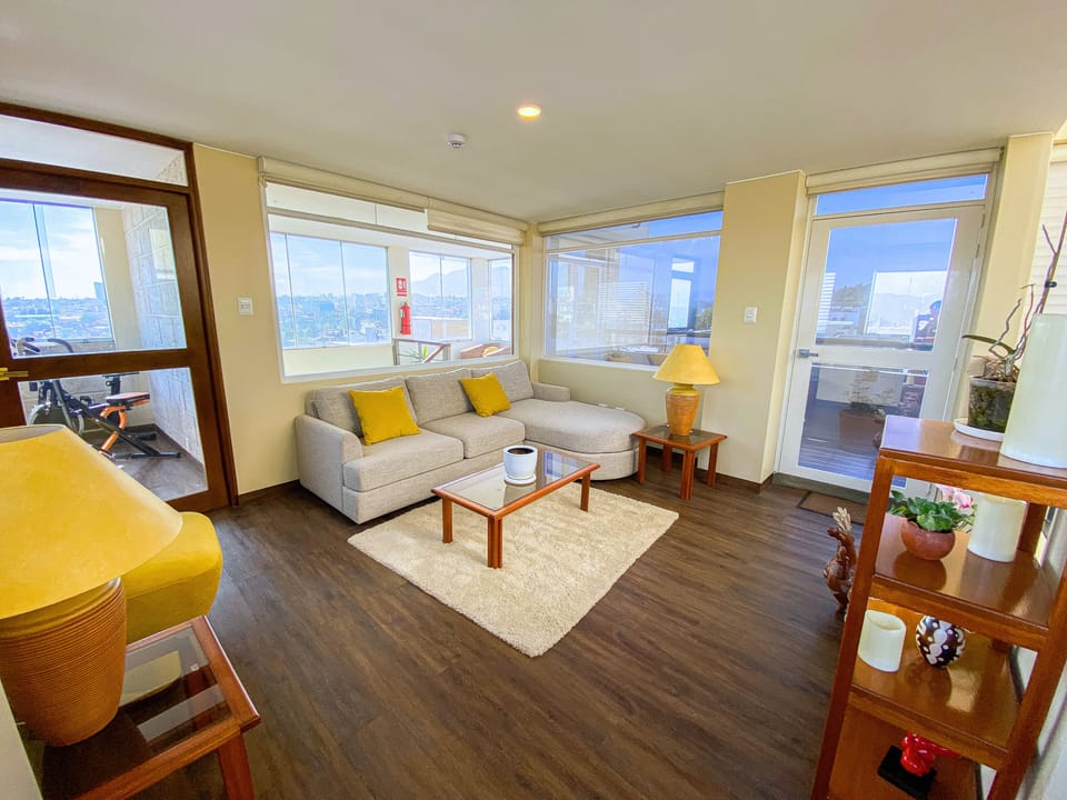 Deluxe Duplex, 1 King Bed, Jetted Tub, City View | Premium bedding, down comforters, pillowtop beds, minibar
