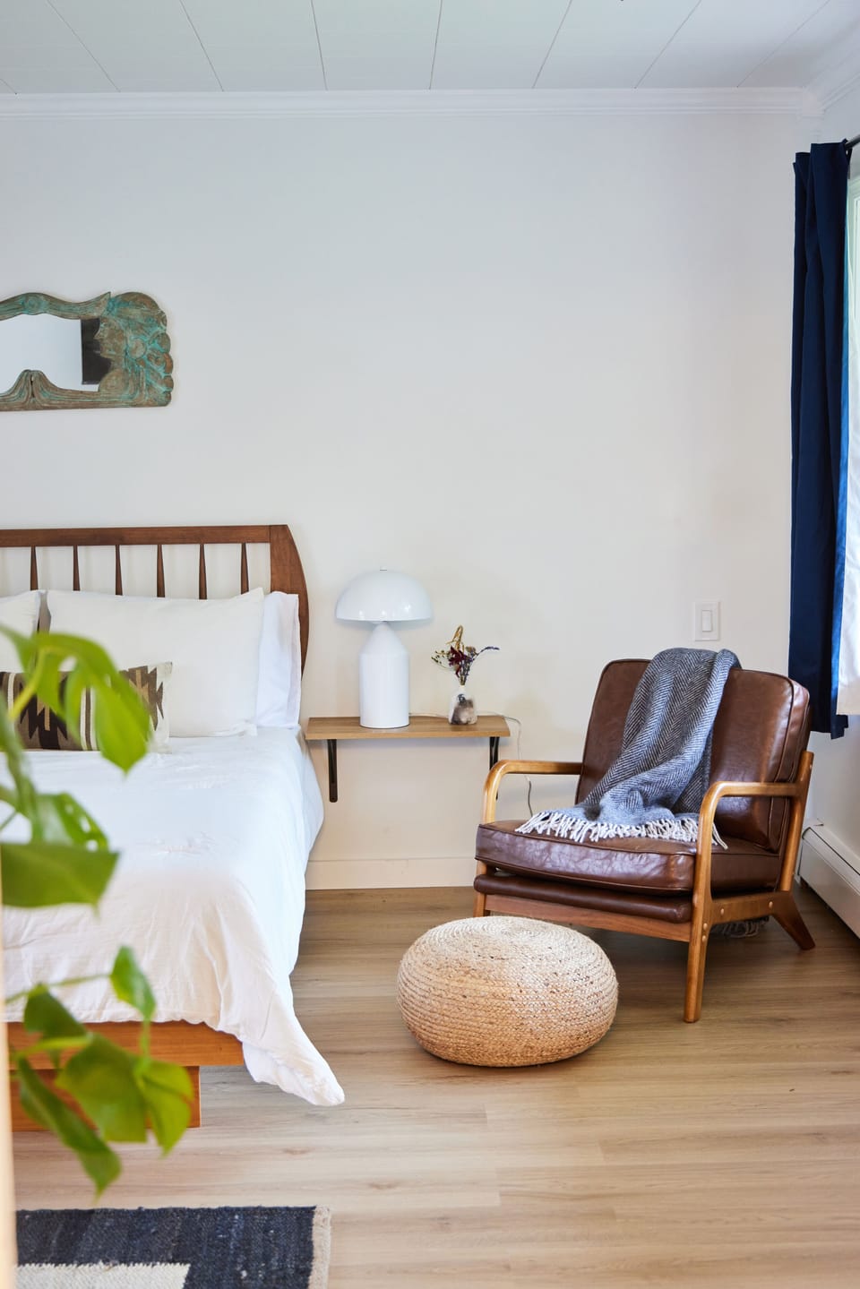 Iron/ironing board (on request), WiFi (free), bed sheets