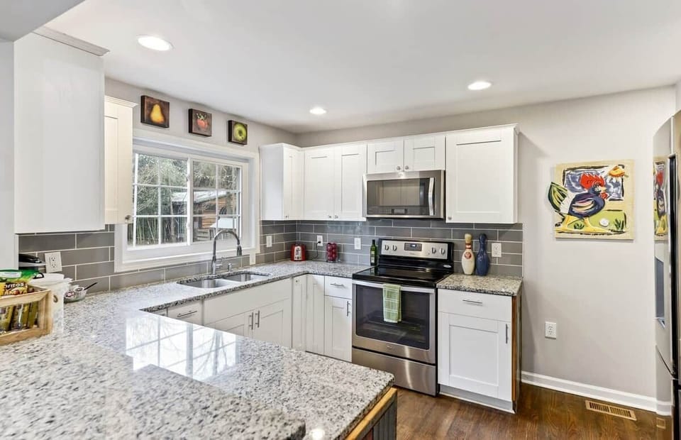 Beautiful chef's open kitchen with all of the amenities.