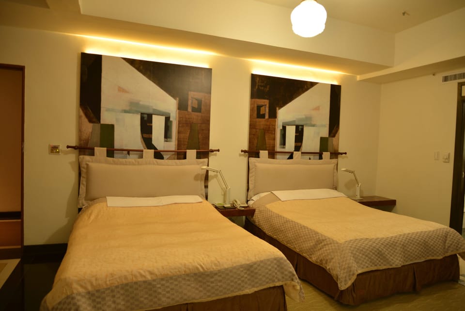 Quadruple Room | In-room safe, desk, blackout drapes
