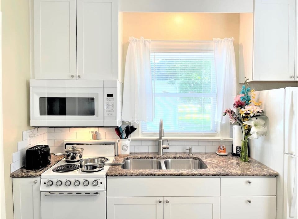 Fully Furnished Kitchen