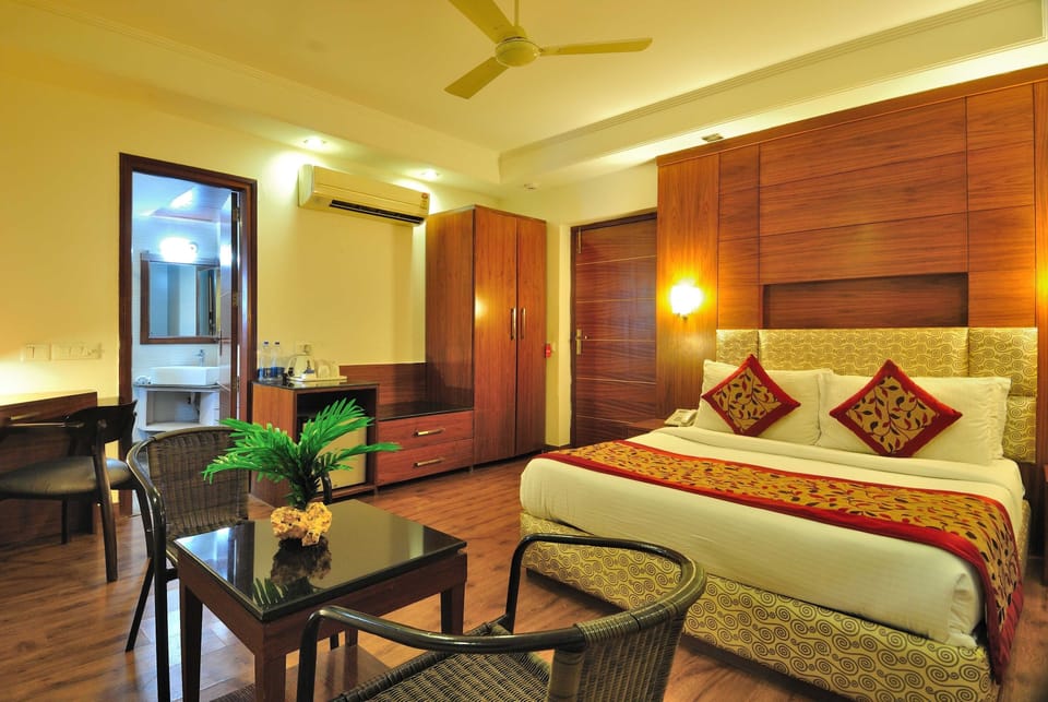Executive Room, 1 Double Bed | 1 bedroom, in-room safe, free WiFi