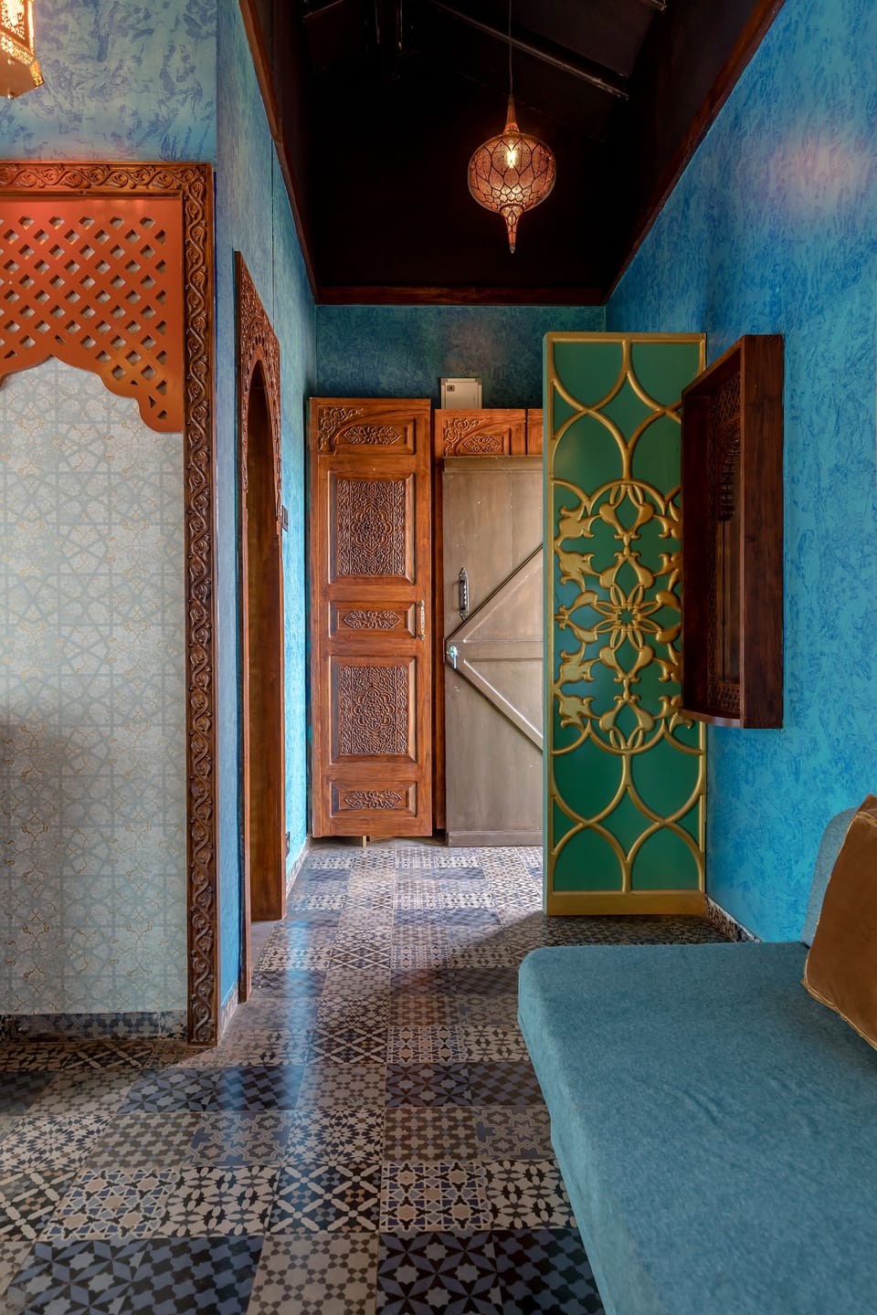 Arabian Noor | Individually decorated, individually furnished, bed sheets