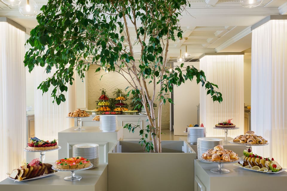 Daily buffet breakfast for a fee