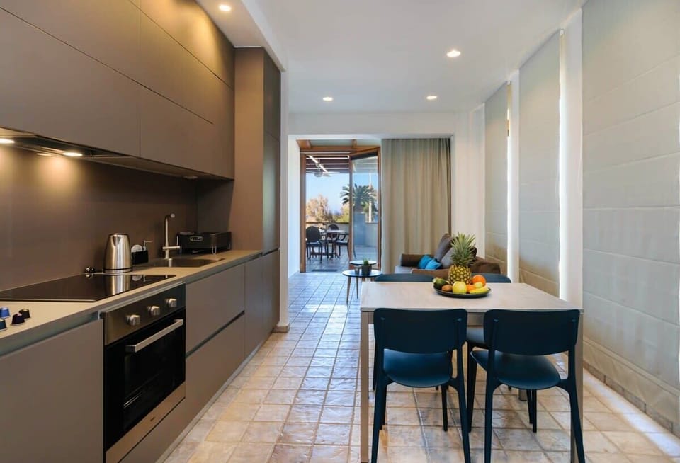 Comfortable Kitchen with Dining Setup