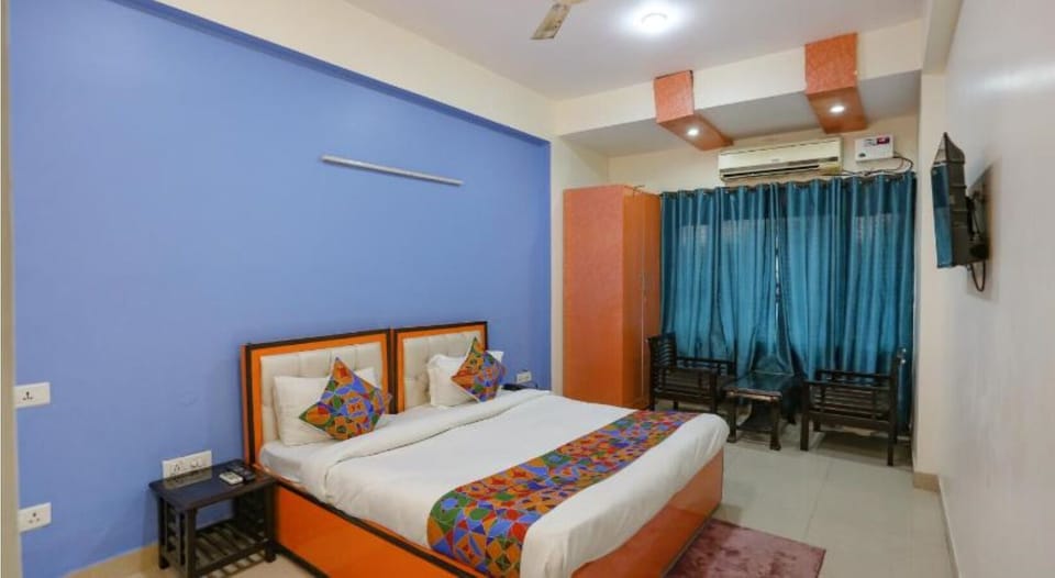 Deluxe Room | 1 bedroom, desk, free WiFi