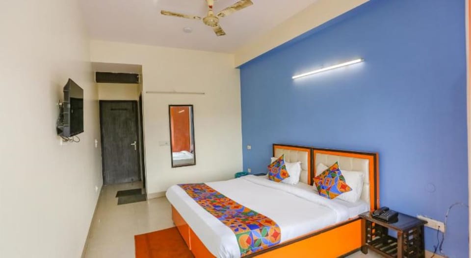 Deluxe Room | 1 bedroom, desk, free WiFi