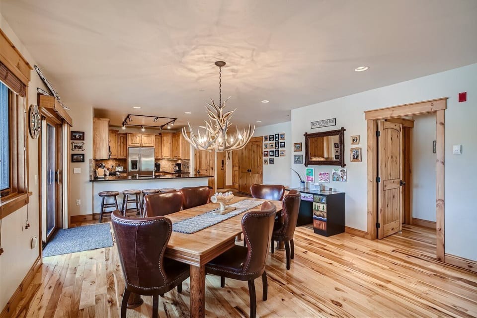 MVL-A Dining Area