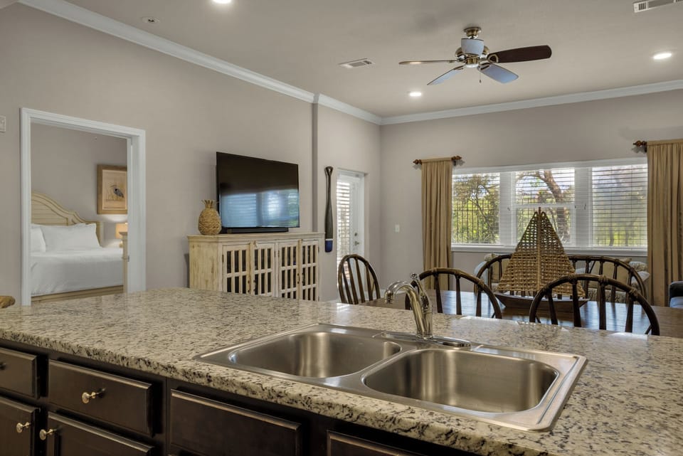 Alerio 104 - Kitchen