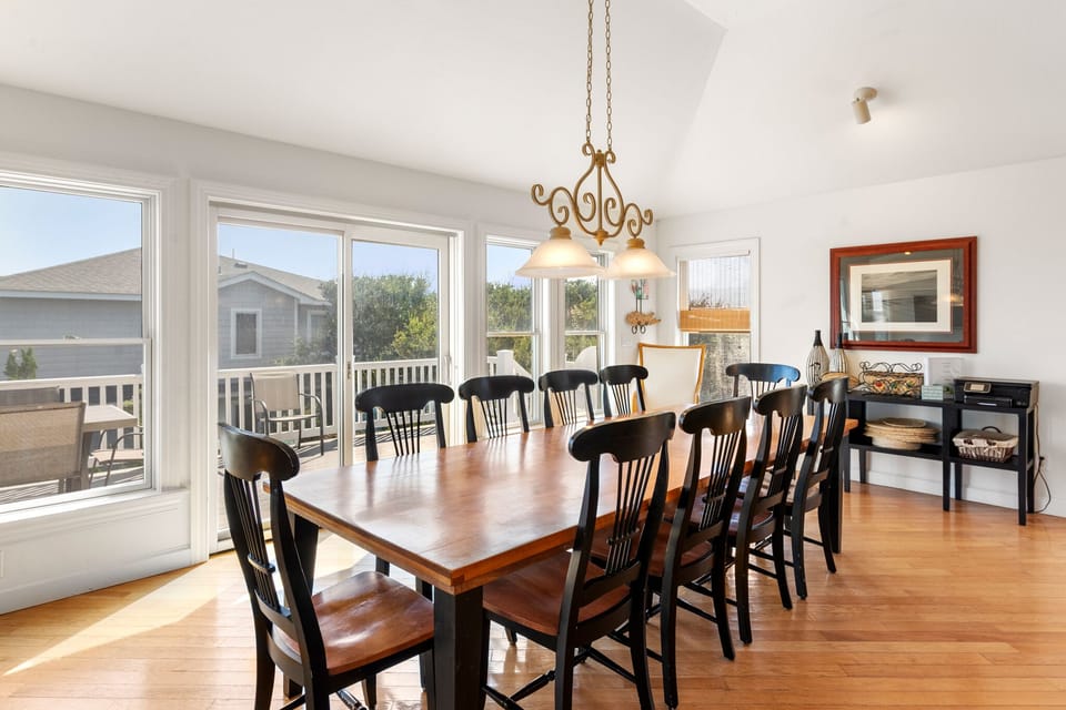 SH11: Casa Sirena | Top Level Dining Area