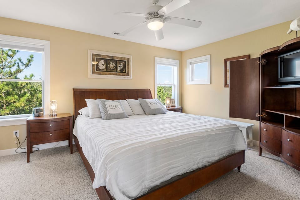 SH11: Casa Sirena | Top Level Bedroom 6