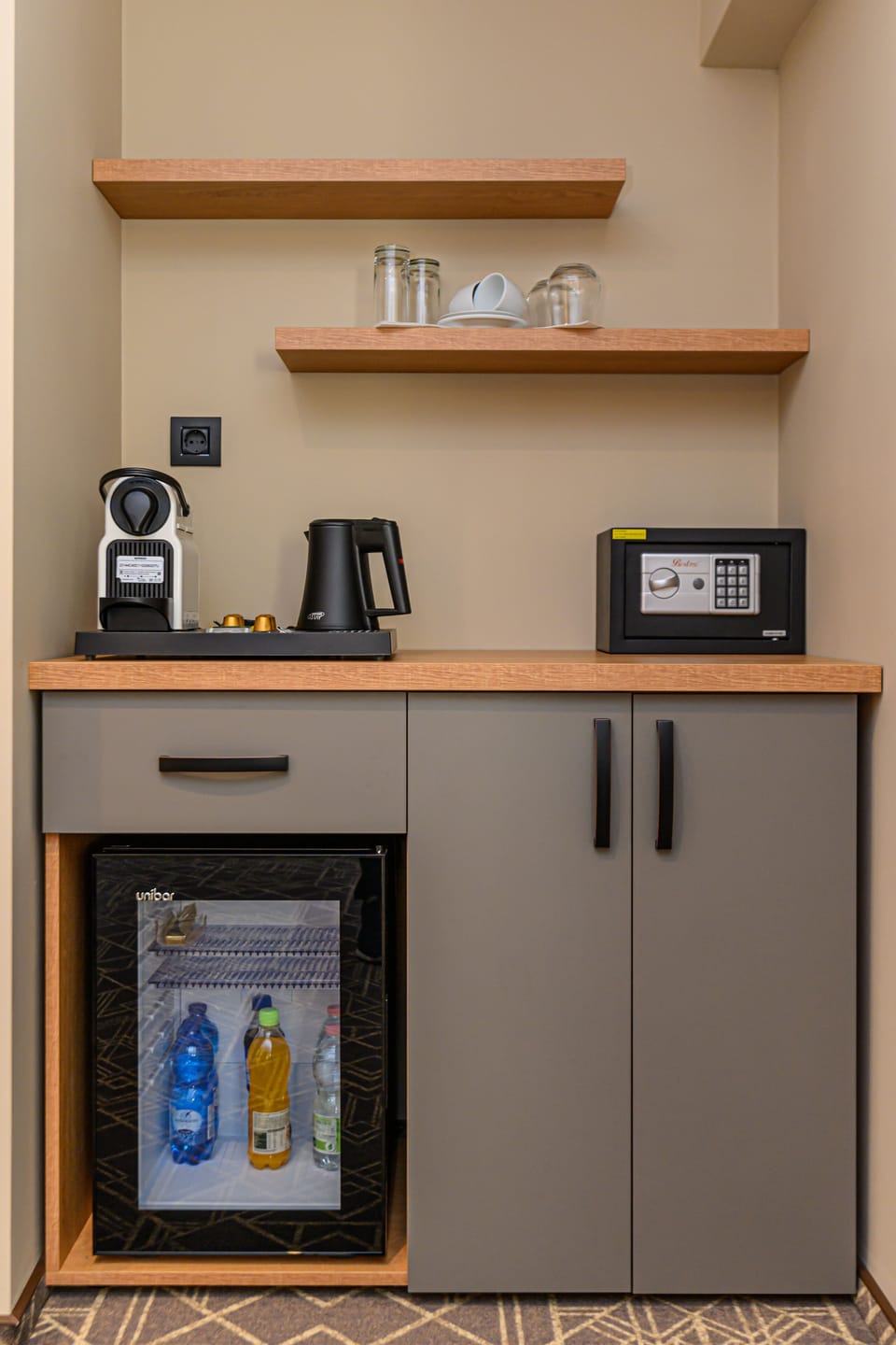 Superior Studio | Desk, free WiFi, bed sheets