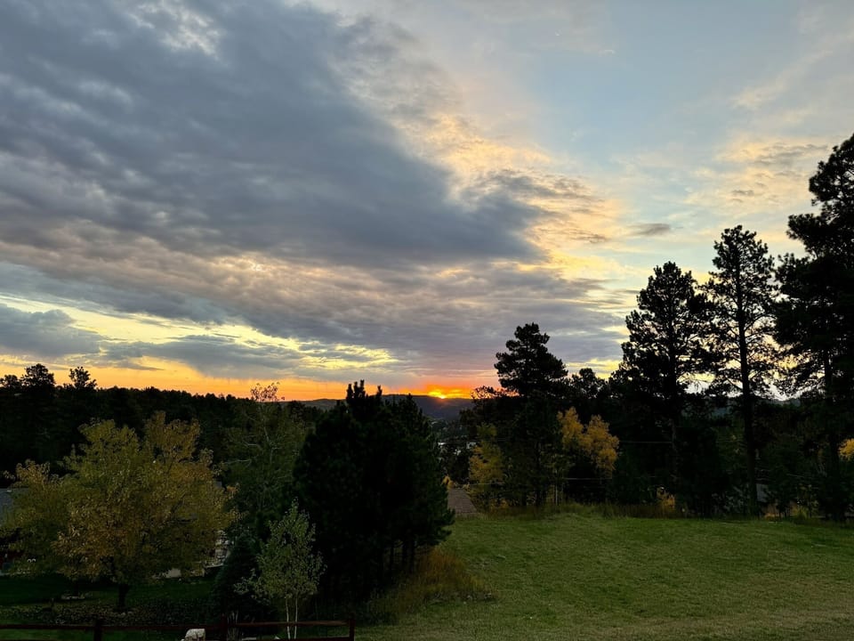 Enjoy a hot cup of coffee and marvel at the amazing sunrise from the comfortable lounge chairs on the front deck.