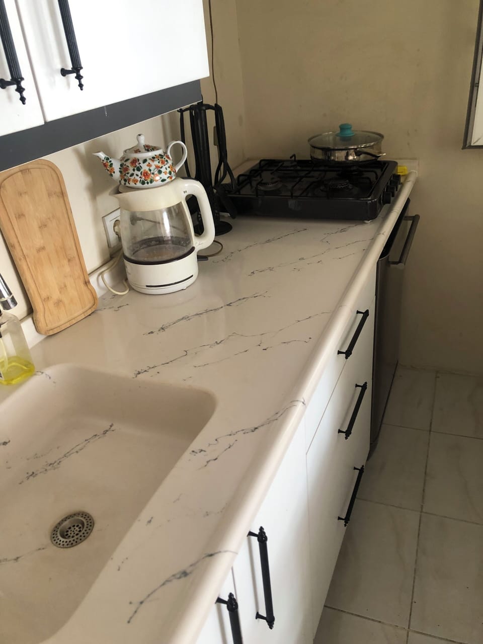 Traditional Duplex | Private kitchen | Shared fridge, microwave, stovetop